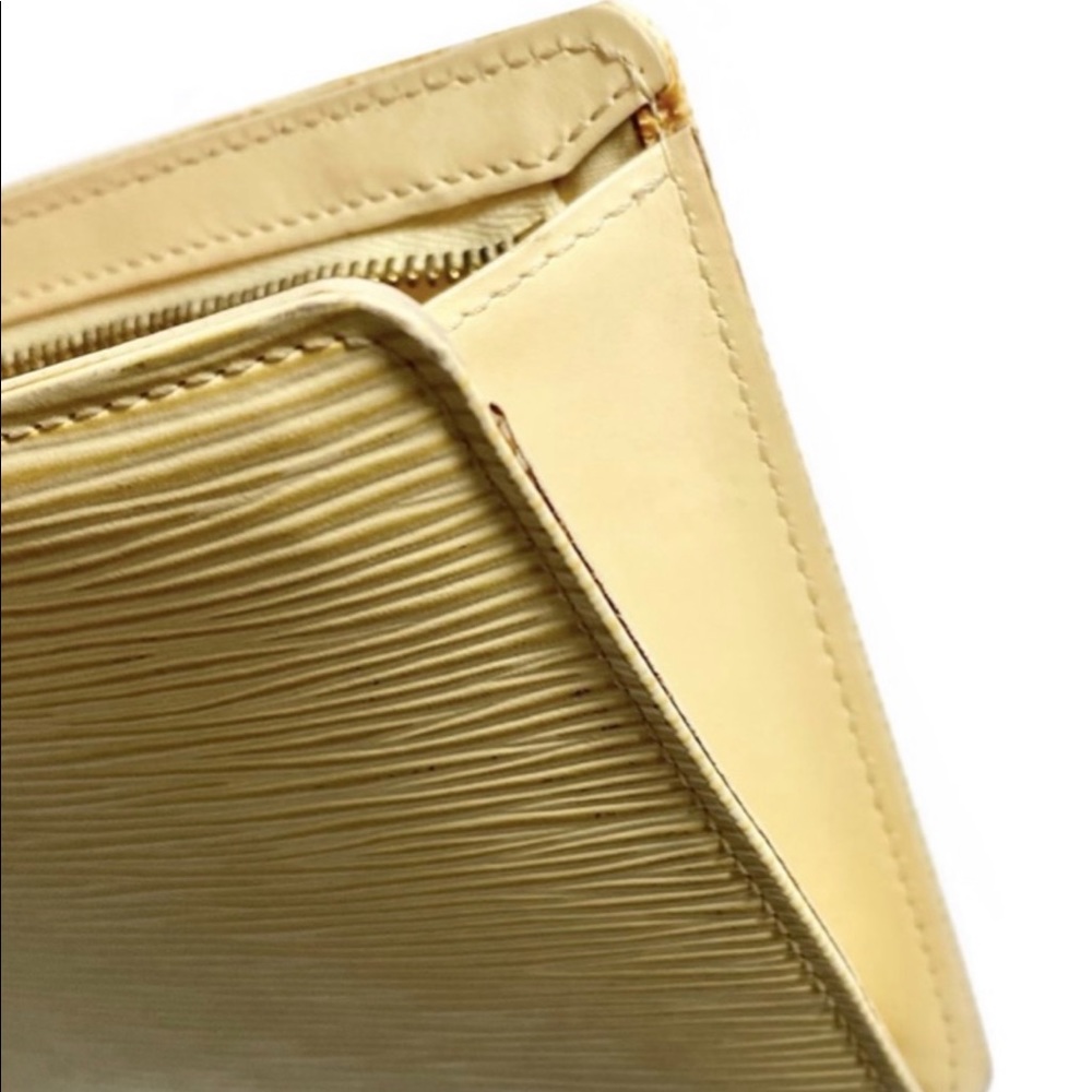 Louis Vuitton Epi Rochelle waist bag - Picture 4 of 5